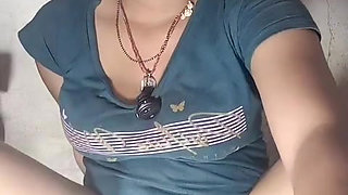 Desi girl in burr 3 fingers of lentil burr water came out Hindi audio masturbation
