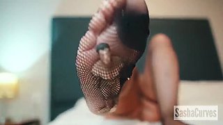 Sasha Curves Giantess MILF Punishes Tiny Man with Big Natural Tits and Feet Crushing