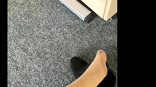 Solo masturbation and the foot fetish