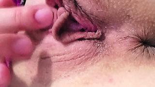 Suck My clitoris
