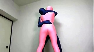 amateur lustywench fingering herself on live webcam