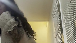 Goth school woman jiggles her arse so you