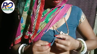Desi village sex maal unbuttoned her blouse and took out milk from her nipples and put her finger in her pussy