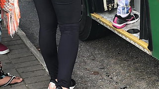 novinha entando no bus