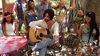 Hippie girlfriend Mia Grand believes it is good to have sex in outdoors