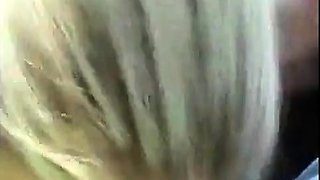Amateur German Blowjob im Auto