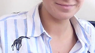 Beautiful Blonde Arrives at an Intense Emotion Thanks to Cel.