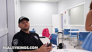 Reality kings - Willow Ryder handles security boy jmac with a look at her sexy arse then lets him fuck her narrow arse