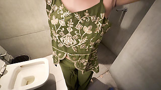 Ghar Ki Shadi Mein Stepbrother Behen Ko Bathroom Mein Le Jaa Ke Chudai Ki