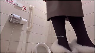 Masturbation In A Japanese-style Toilet / A Large Amount Came Out Because I Was Holding Back Pee / When I Put My Finger In The Anal, A Happening ... For More Information, Please Twitter) / Love Juice? Im Wearing My Pants Without Wiping Them