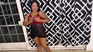Morrita Mexicana, Latina Se Masturba Hasta Chorrearse, Ven A Ver Lo Rica Que Se Ve Correte Con Ell
