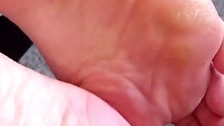 Cheating Wife Shooting Star Gives Neighbor's Son a Treat... All Over Her Feet